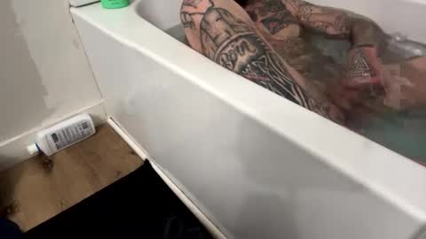 Bodyart85 19 online show from 01/31/25, 12:18