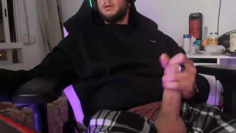 Snapshot of bodyking69 chatting on 01/19/25, 07:04 bodyking69 online show from 01/19/25, 07:04