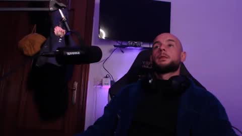 Snapshot of bodyking69 chatting on 01/27/25, 07:13 bodyking69 online show from 01/27/25, 07:13