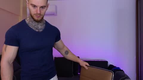 Snapshot of bodyouwant chatting on 01/28/25, 04:39 bodyouwant online show from 01/28/25, 04:39