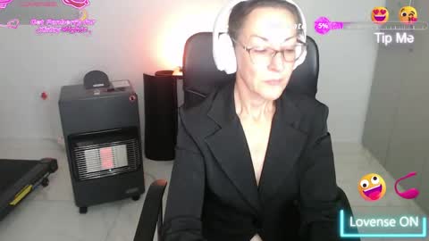 Snapshot of boeslaboes chatting on 06/04/26, 06:25 Ningifun couple online show from 06/04/26, 06:25