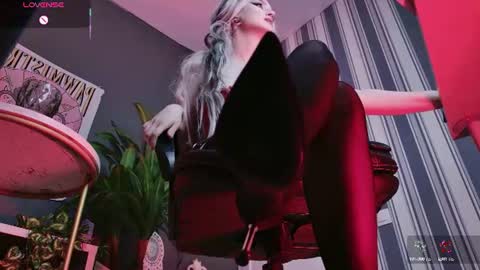 Snapshot of bogemabella chatting on 07/03/26, 10:05 Your Mistress Bella online show from 07/03/26, 10:05