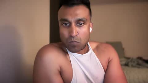 Snapshot of boislutdee chatting on 02/19/25, 04:33 DeeLina online show from 02/19/25, 04:33