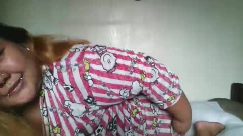 Snapshot of bombastic_darla chatting on 10/26/25, 04:51 bombastic_darla online show from 10/26/25, 04:51