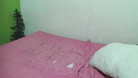 Snapshot of bombastic_darla chatting on 10/27/25, 06:56 bombastic_darla online show from 10/27/25, 06:56