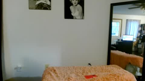 Snapshot of bombshellbaeby chatting on 09/21/25, 01:29 BombshellBaeby online show from 09/21/25, 01:29