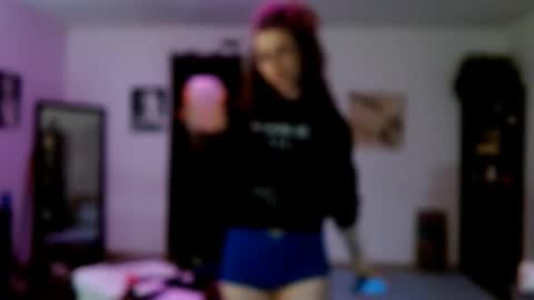 Snapshot of bombshellbaeby chatting on 05/13/26, 08:55 BombshellBaeby online show from 05/13/26, 08:55