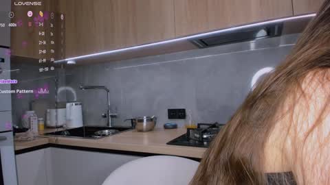 Olly online show from 12/08/24, 09:35