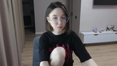 Snapshot of bondi_star chatting on 04/17/26, 02:09 bondi_star online show from 04/17/26, 02:09