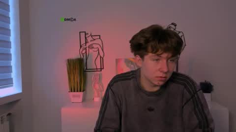 Snapshot of bondi_vv chatting on 10/24/25, 08:33 bondi_vv online show from 10/24/25, 08:33