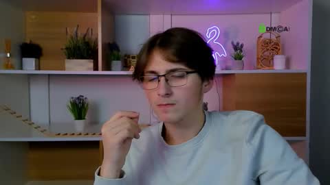 Snapshot of bondi_vv chatting on 12/15/25, 08:13 bondi_vv online show from 12/15/25, 08:13