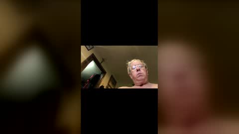 Snapshot of bonerthong chatting on 04/01/26, 06:49 bonerthong online show from 04/01/26, 06:49