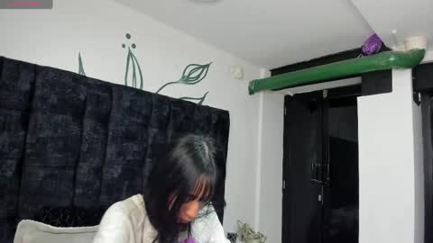 Snapshot of bonie_wills chatting on 04/21/26, 12:44 BONIE WILLS online show from 04/21/26, 12:44