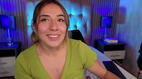 Snapshot of bonnali_lune chatting on 04/21/26, 01:42 bonnali_lune online show from 04/21/26, 01:42