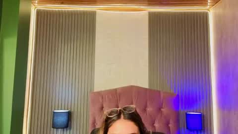 Snapshot of bonnali_lune chatting on 06/14/26, 04:36 bonnali_lune online show from 06/14/26, 04:36