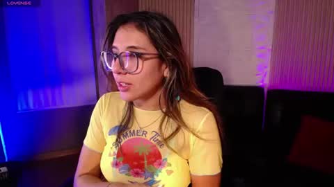 Snapshot of bonnali_lune chatting on 07/23/26, 04:32 bonnali_lune online show from 07/23/26, 04:32
