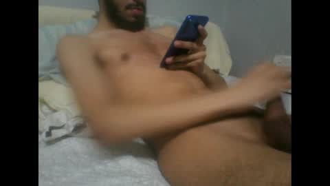 Snapshot of bonnie_021 chatting on 12/18/24, 04:42 bonnie_021 online show from 12/18/24, 04:42