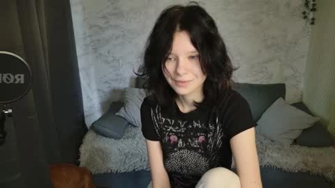 Snapshot of bonnie_and_c1yde chatting on 04/04/26, 05:06 Jessy Mark online show from 04/04/26, 05:06