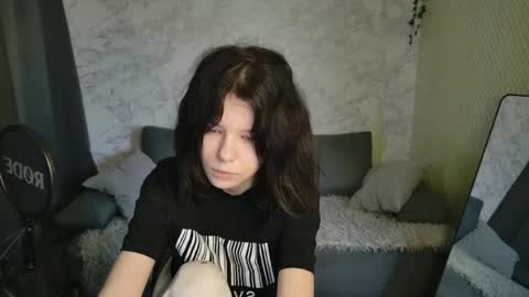 Snapshot of bonnie_and_c1yde chatting on 04/13/26, 05:02 Jessy Mark online show from 04/13/26, 05:02