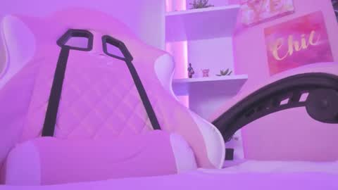 Snapshot of bonnie_benet chatting on 03/04/25, 10:16 Bonnie online show from 03/04/25, 10:16