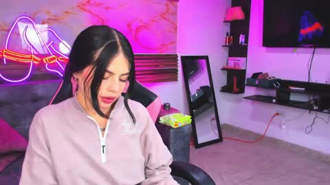 Snapshot of bonnie_bu chatting on 05/31/26, 01:47 becky online show from 05/31/26, 01:47
