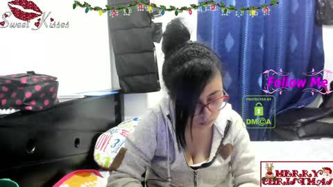 Snapshot of bonnie_lam_ chatting on 01/03/25, 12:43 bonnie lam hello welcome to my room I hope you have fun and you can reach your maximum pleasure here with me online show from 01/03/25, 12:43