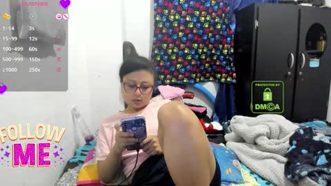 Snapshot of bonnie_lam_ chatting on 10/20/25, 04:24 bonnie lam hello welcome to my room I hope you have fun and you can reach your maximum pleasure here with me online show from 10/20/25, 04:24