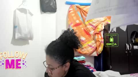 Snapshot of bonnie_lam_ chatting on 11/14/25, 04:11 bonnie lam hello welcome to my room I hope you have fun and you can reach your maximum pleasure here with me online show from 11/14/25, 04:11