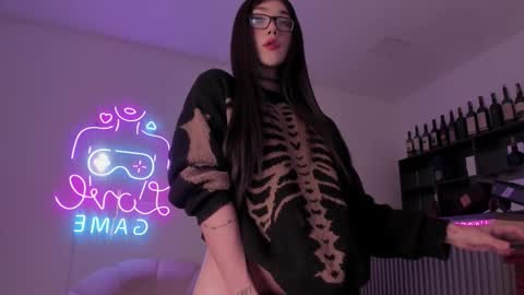 Snapshot of bonnie_luxury chatting on 10/23/25, 05:18 Bonnie Luxury online show from 10/23/25, 05:18