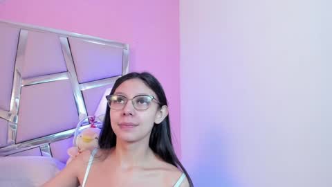 Snapshot of bonniepark_ chatting on 12/23/24, 01:24 Bonnie online show from 12/23/24, 01:24