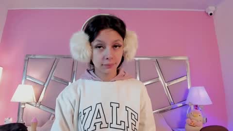 Snapshot of bonniepark_ chatting on 12/28/24, 12:24 Bonnie online show from 12/28/24, 12:24