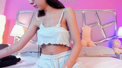 Snapshot of bonniepark_ chatting on 03/04/25, 02:32 Bonnie online show from 03/04/25, 02:32