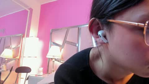 Snapshot of bonniepark_ chatting on 03/07/25, 04:00 Bonnie online show from 03/07/25, 04:00