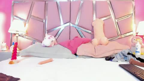 Snapshot of bonniepark_ chatting on 03/10/25, 03:30 Bonnie online show from 03/10/25, 03:30