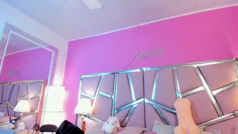 Snapshot of bonniepark_ chatting on 03/11/25, 01:12 Bonnie online show from 03/11/25, 01:12