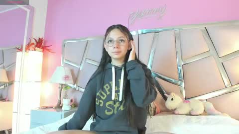 Snapshot of bonniepark_ chatting on 04/14/26, 01:06 Bonnie online show from 04/14/26, 01:06