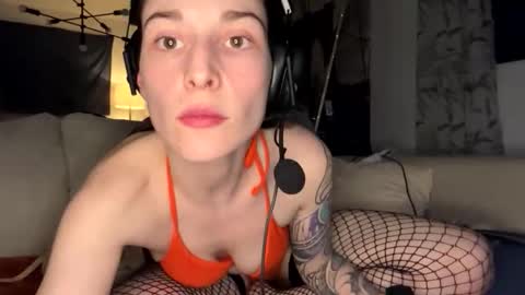 Snapshot of bonniewof chatting on 04/19/26, 08:02 bonniewof online show from 04/19/26, 08:02