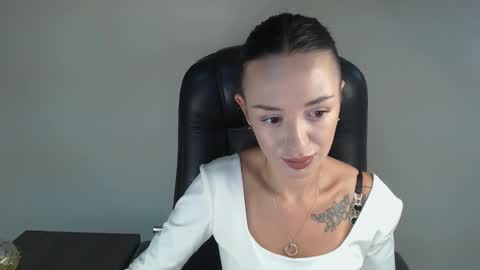 Snapshot of bonniexxx_ chatting on 09/18/25, 06:26 Bonnie online show from 09/18/25, 06:26