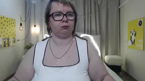 Snapshot of bonnnyboobsy chatting on 05/11/26, 04:04 bonnnyboobsy online show from 05/11/26, 04:04