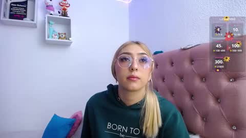 Soffy Brooks Independent model online show from 11/16/25, 04:29