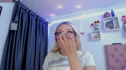 Snapshot of bonny_clyde_xx_ chatting on 05/31/26, 06:42 Soffy Brooks Independent model online show from 05/31/26, 06:42