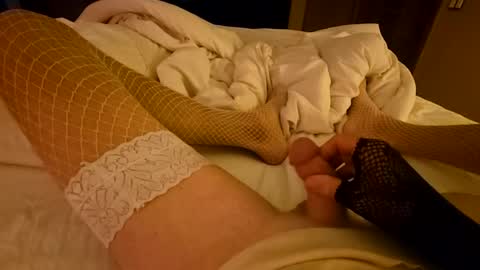 Snapshot of bono0155 chatting on 07/14/26, 09:36 silky sissy sarah online show from 07/14/26, 09:36