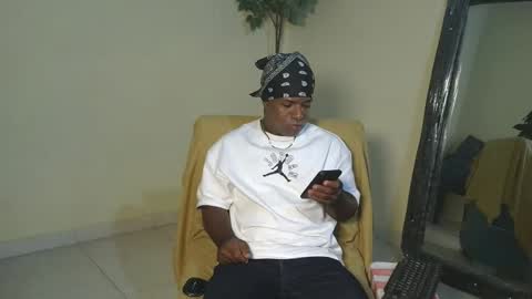 Snapshot of bonsai160723 chatting on 03/19/26, 05:22 kevin hart online show from 03/19/26, 05:22