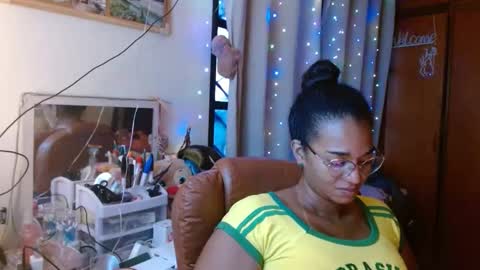 Queen Bon Vivantt online show from 02/05/25, 10:22