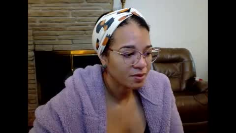 Queen Bon Vivantt online show from 10/28/25, 01:36