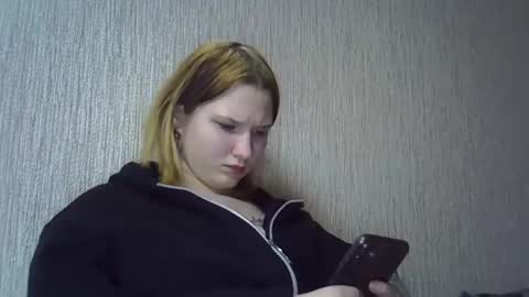 bony_may4 online show from 02/23/25, 05:50