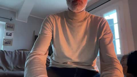 Snapshot of bonzo21 chatting on 02/21/25, 04:37 bonzo21 online show from 02/21/25, 04:37