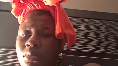 Snapshot of boo118087 chatting on 12/15/25, 04:33 boo118087 online show from 12/15/25, 04:33