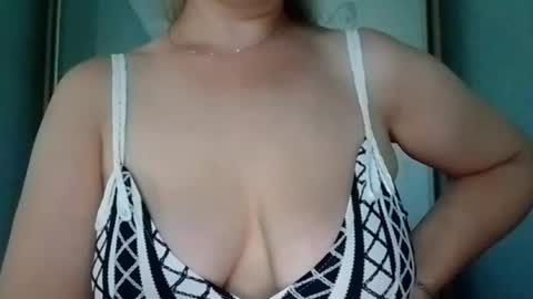 Snapshot of boobly_tits chatting on 07/01/26, 12:51 Alice online show from 07/01/26, 12:51