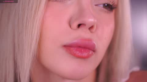 Snapshot of boobybliss chatting on 03/10/26, 07:46 Alina online show from 03/10/26, 07:46